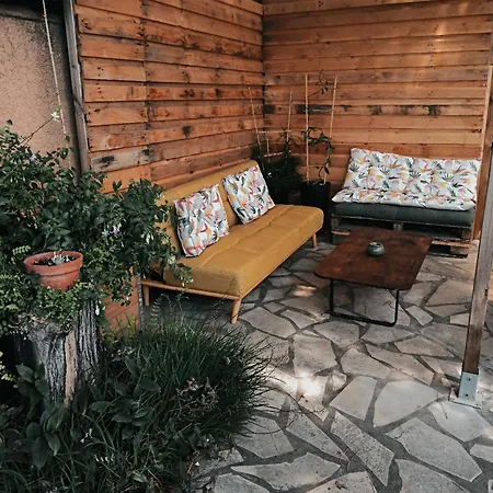 Semesterbostad Jolie Maison Avec Exterieur
